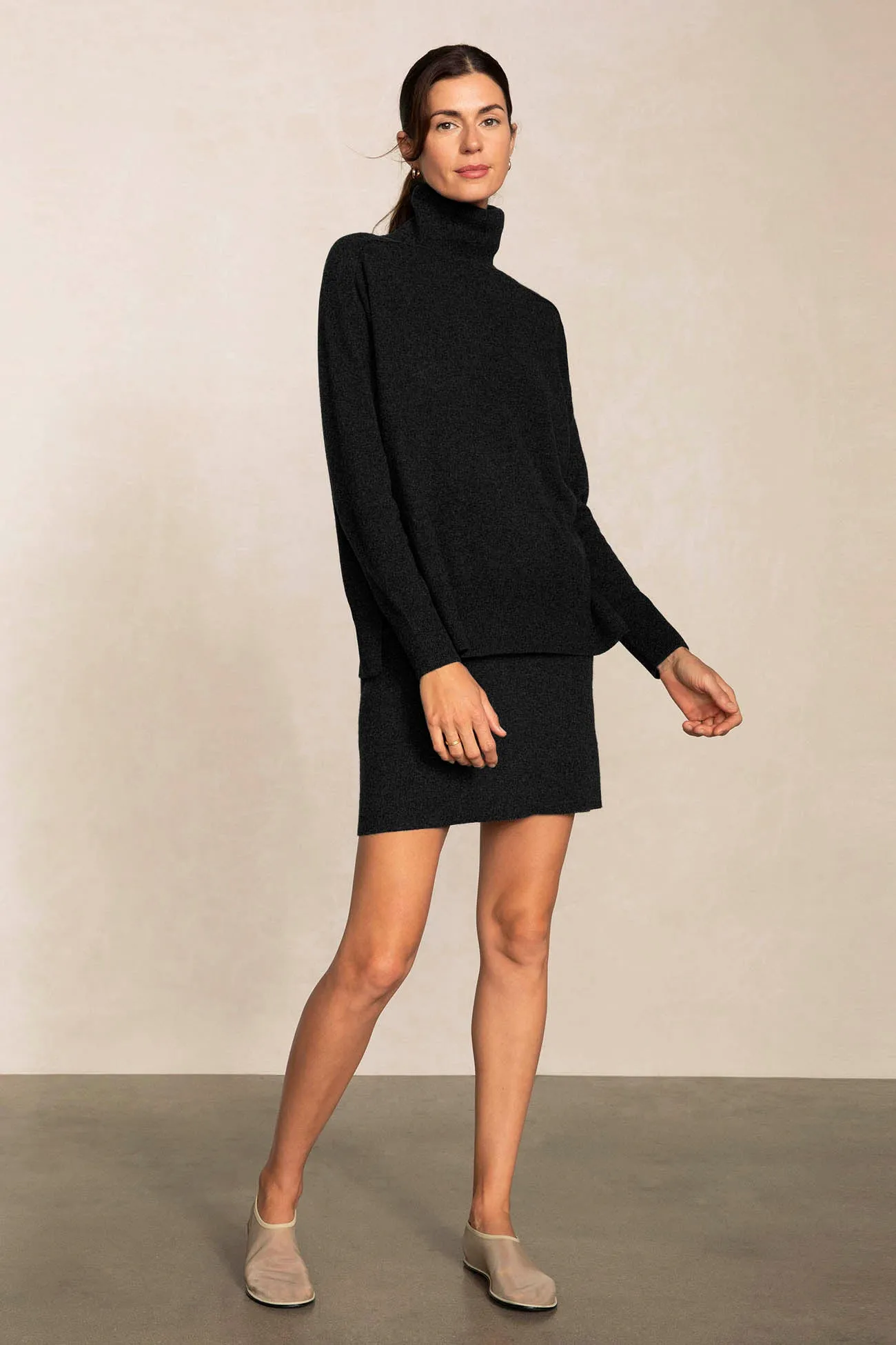 CYNDA CASHMERE TURTLENECK SWEATER