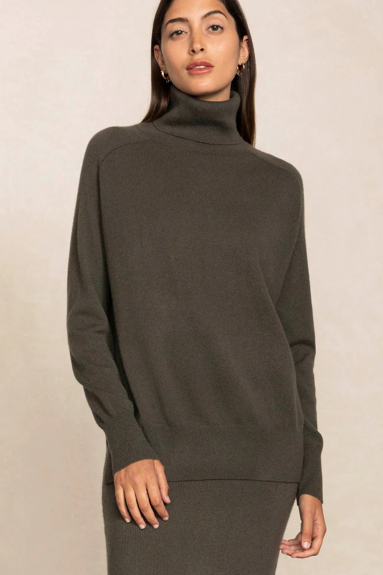 CYNDA CASHMERE TURTLENECK SWEATER