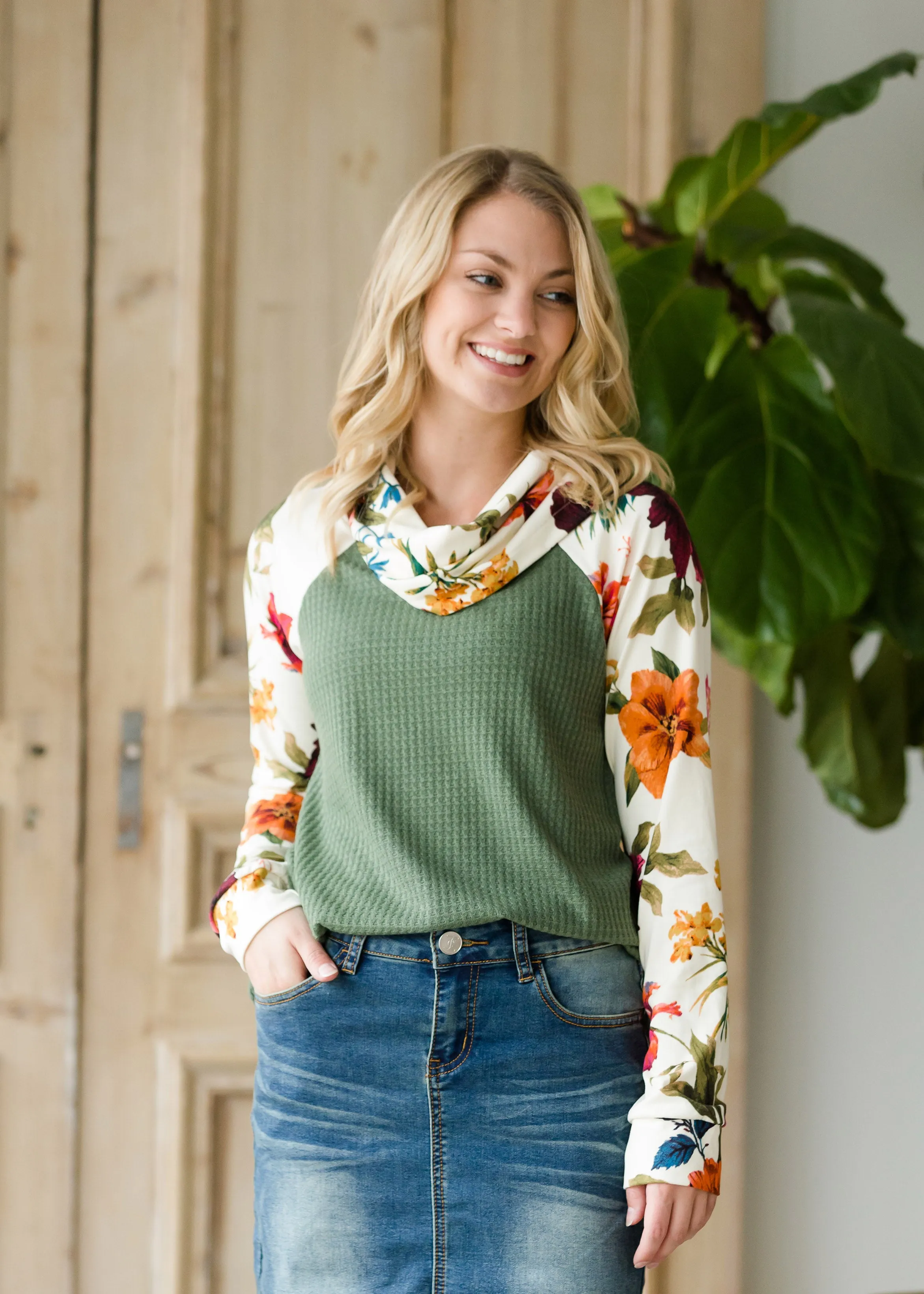 Mixed Floral Loose Turtleneck