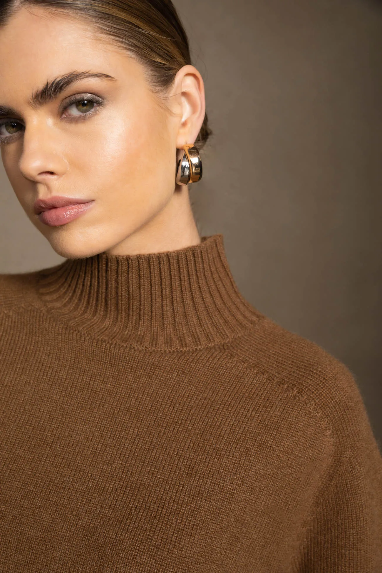 TAYA TURTLENECK CASHMERE SWEATER